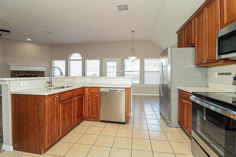 2,170/Mo, 217 Ute Creek Ct Burleson, TX 76028 Kitchen View