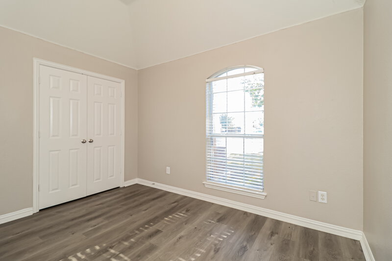 2,170/Mo, 217 Ute Creek Ct Burleson, TX 76028 Bedroom View 2