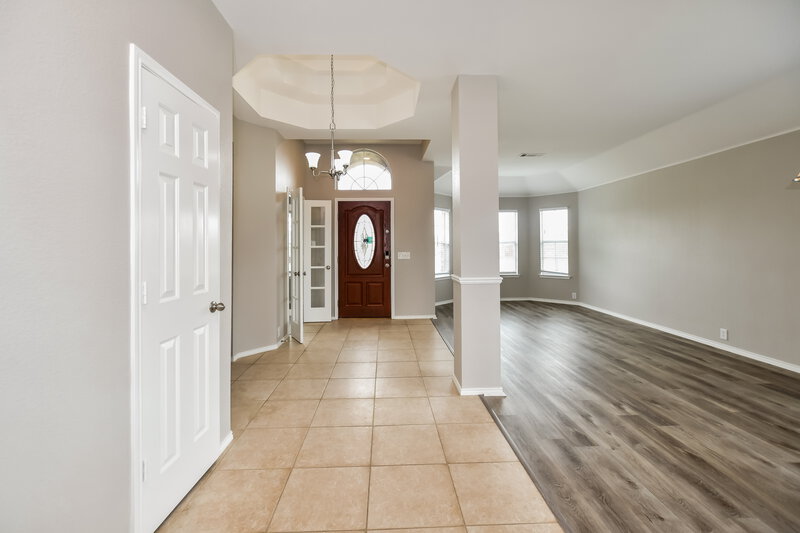 2,125/Mo, 308 Sandy Ln Royse City, TX 75189 Foyer View