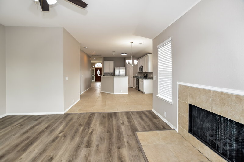 2,125/Mo, 308 Sandy Ln Royse City, TX 75189 Living Room View