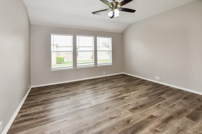 2,125/Mo, 308 Sandy Ln Royse City, TX 75189 Main Bedroom View
