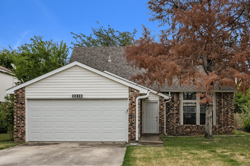 1,875/Mo, 2216 Crestmeadow St Denton, TX 76207 External View