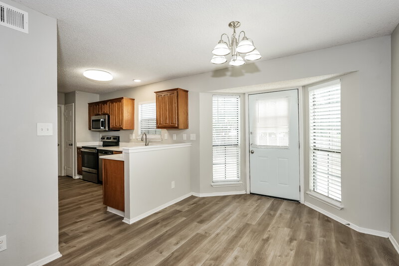 1,875/Mo, 2216 Crestmeadow St Denton, TX 76207 Dining Room View