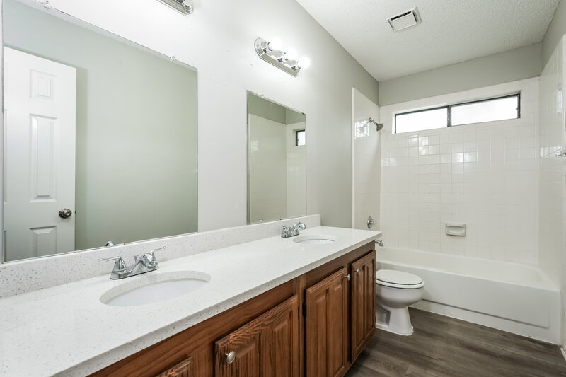 1,875/Mo, 2216 Crestmeadow St Denton, TX 76207 Bathroom View