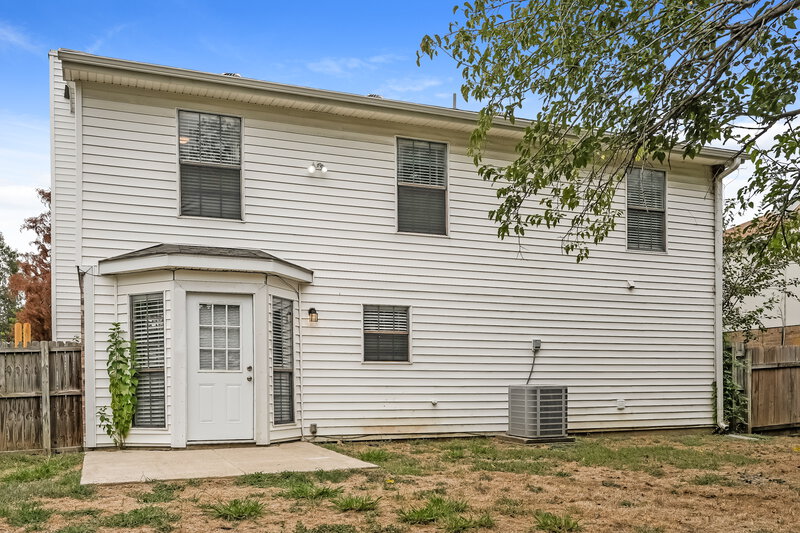 1,875/Mo, 2216 Crestmeadow St Denton, TX 76207 Rear View