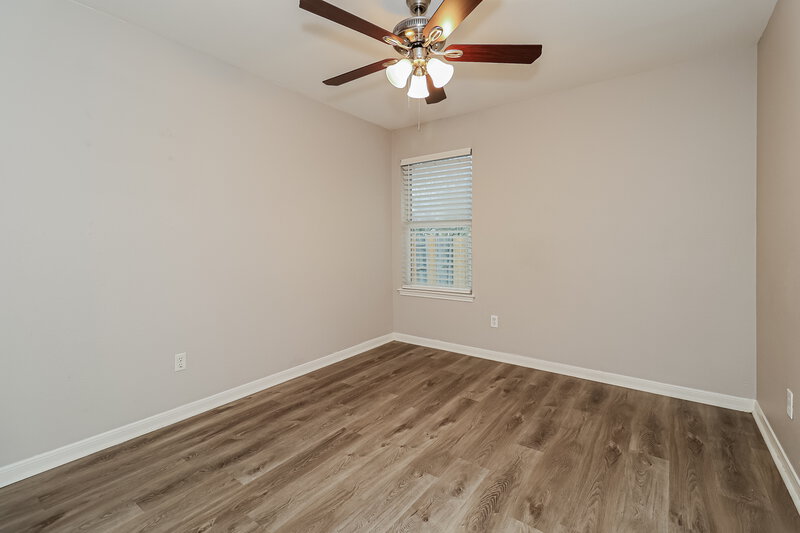 2,180/Mo, 113 Oak Hollow Ln Red Oak, TX 75154 Bedroom View 2