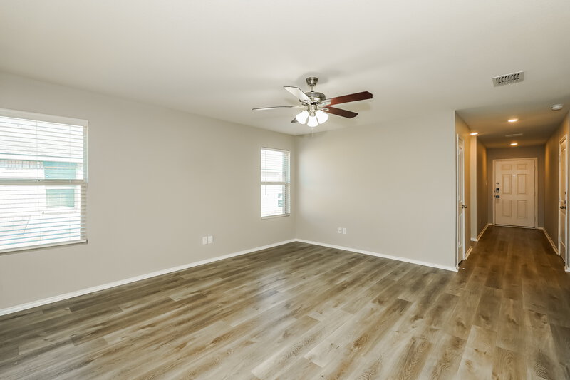1,800/Mo, 1153 Skyline Dr Hutchins, TX 75141 Living Room View