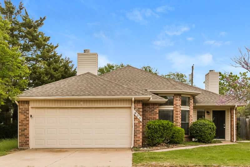 2,000/Mo, 605 Cox St Cedar Hill, TX 75104 External View