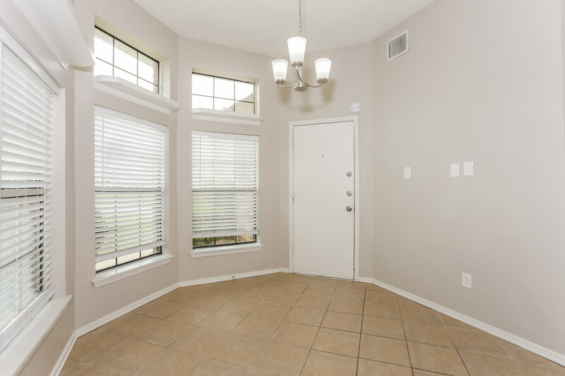 2,000/Mo, 605 Cox St Cedar Hill, TX 75104 Dining Room View