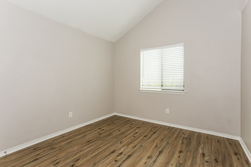 2,000/Mo, 605 Cox St Cedar Hill, TX 75104 Main Bedroom View