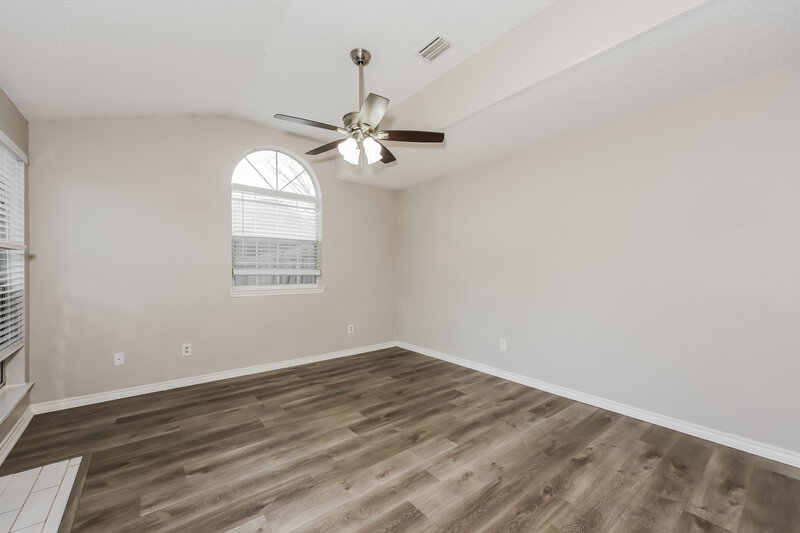 2,525/Mo, 403 Windhurst Dr Grand Prairie, TX 75052 Living Room View