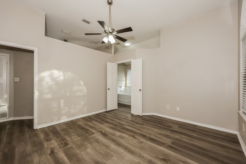 2,525/Mo, 403 Windhurst Dr Grand Prairie, TX 75052 Main Bedroom View