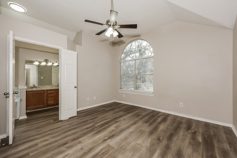 2,525/Mo, 403 Windhurst Dr Grand Prairie, TX 75052 Main Bedroom View 2