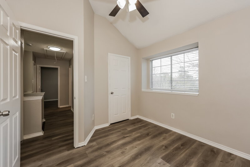 2,525/Mo, 403 Windhurst Dr Grand Prairie, TX 75052 Bedroom View