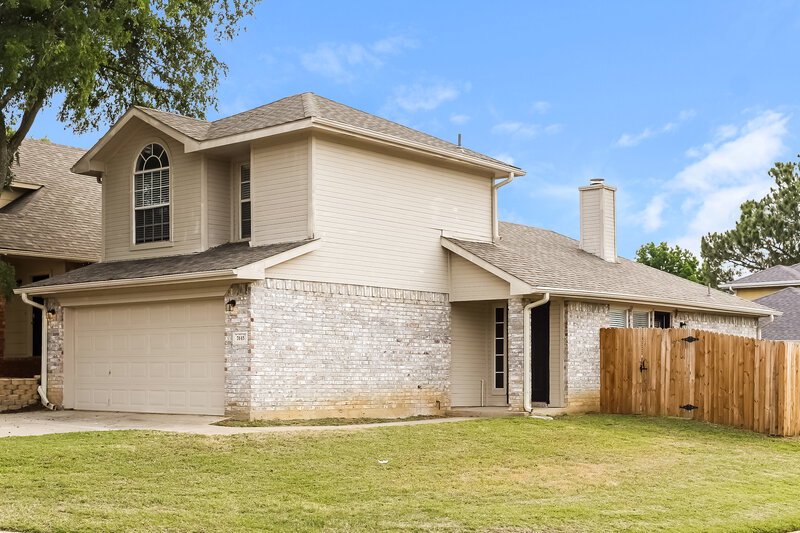 2,070/Mo, 7445 Arbor Hill Dr Fort Worth, TX 76120 Front View