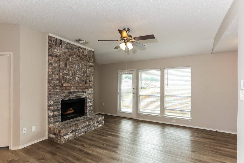 2,070/Mo, 7445 Arbor Hill Dr Fort Worth, TX 76120 Living Room View 2