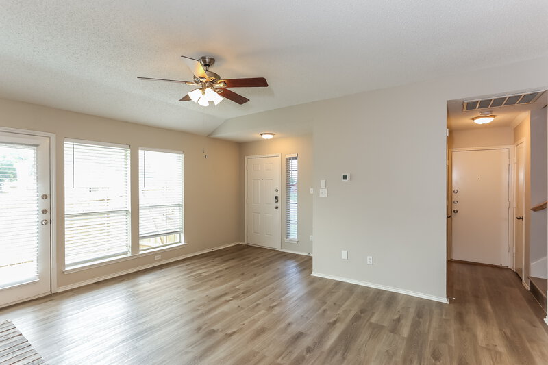 2,070/Mo, 7445 Arbor Hill Dr Fort Worth, TX 76120 Living Room View 3