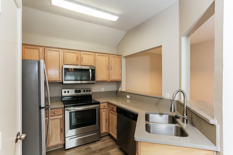 2,070/Mo, 7445 Arbor Hill Dr Fort Worth, TX 76120 Kitchen View