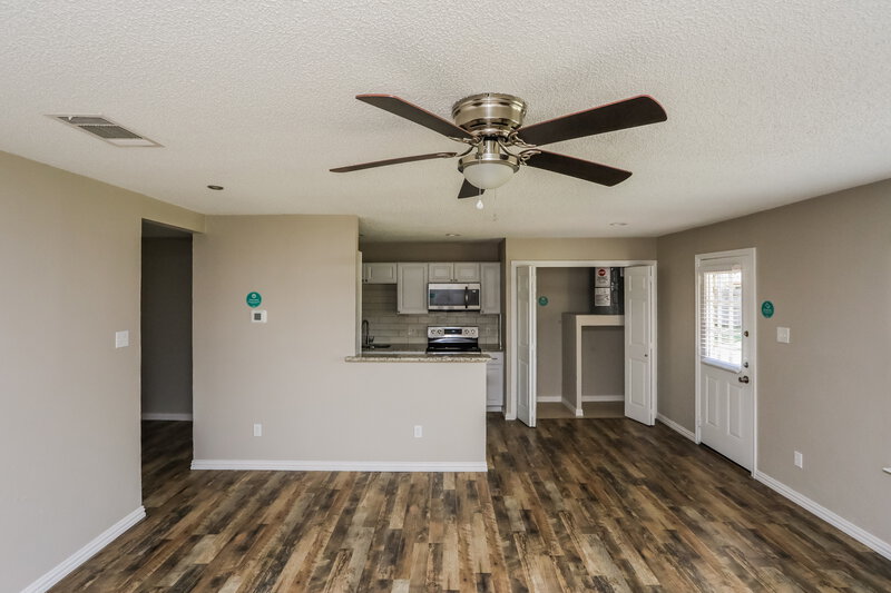 2,830/Mo, 616 Circleview Dr Mansfield, TX 76063 Living Room View 2