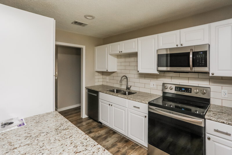 2,830/Mo, 616 Circleview Dr Mansfield, TX 76063 Kitchen View