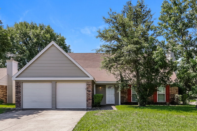 2,610/Mo, 2533 Bentley Dr Grand Prairie, TX 75052 External View
