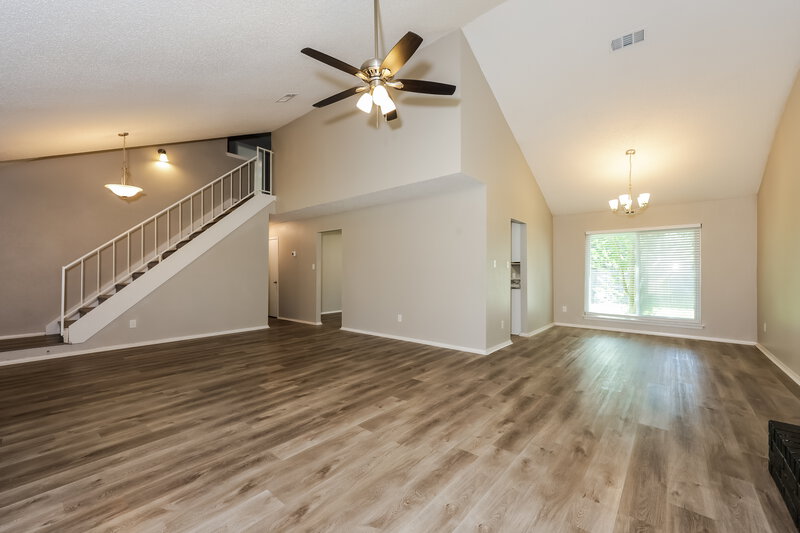 2,610/Mo, 2533 Bentley Dr Grand Prairie, TX 75052 Living Room View
