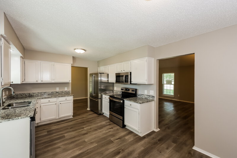 2,610/Mo, 2533 Bentley Dr Grand Prairie, TX 75052 Kitchen View