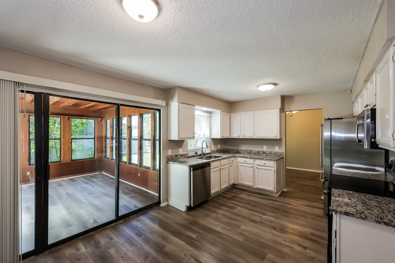 2,610/Mo, 2533 Bentley Dr Grand Prairie, TX 75052 Kitchen View 2