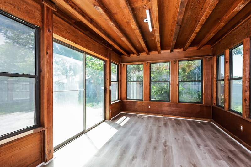 2,610/Mo, 2533 Bentley Dr Grand Prairie, TX 75052 Sun Room View