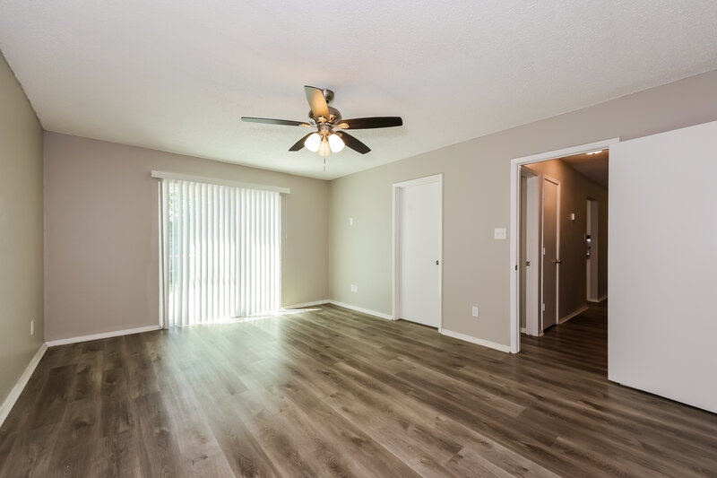 2,610/Mo, 2533 Bentley Dr Grand Prairie, TX 75052 Main Bedroom View