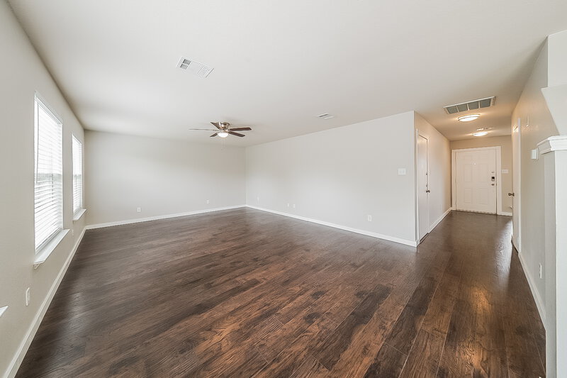 2,680/Mo, 9809 Rockledge Rd Fort Worth, TX 76108 Living Room View