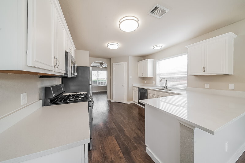 2,680/Mo, 9809 Rockledge Rd Fort Worth, TX 76108 Kitchen View