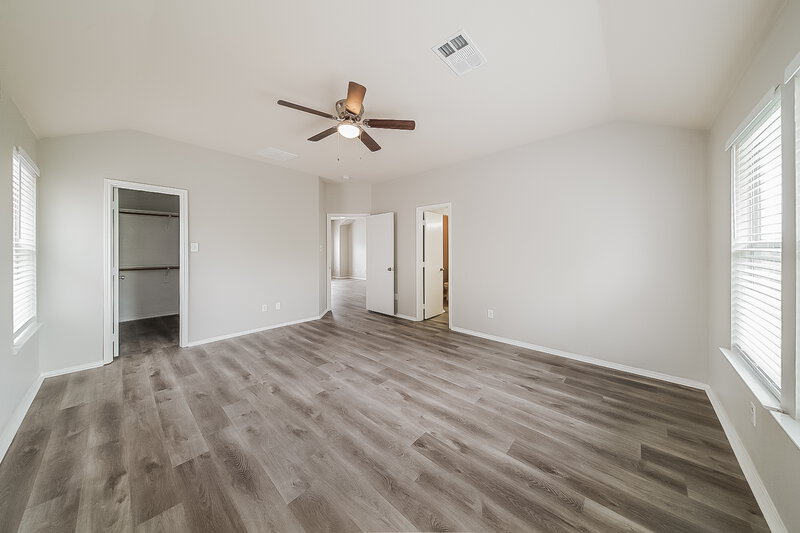 2,680/Mo, 9809 Rockledge Rd Fort Worth, TX 76108 Main Bedroom View 2