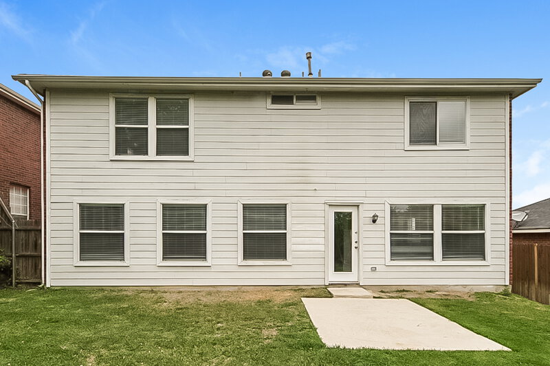 2,680/Mo, 9809 Rockledge Rd Fort Worth, TX 76108 Rear View
