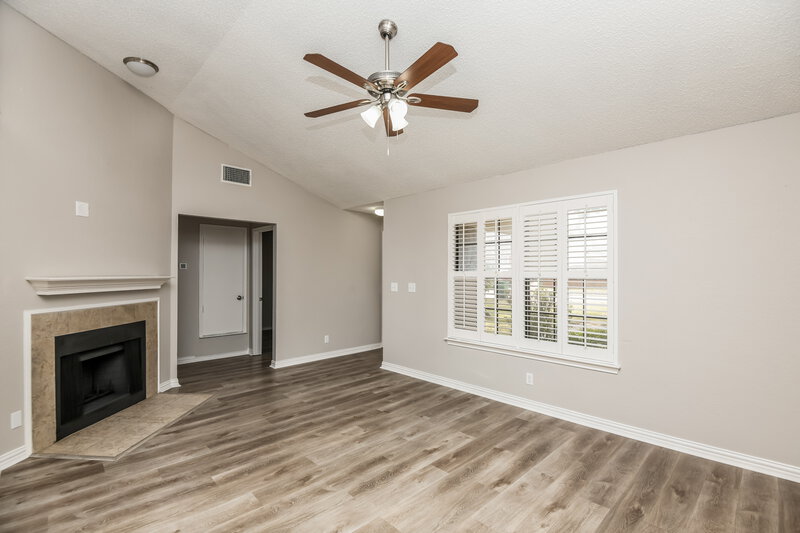 1,940/Mo, 1202 Harvell Dr Cedar Hill, TX 75104 Living Room View 2