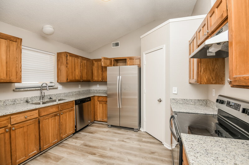 1,940/Mo, 1202 Harvell Dr Cedar Hill, TX 75104 Kitchen View
