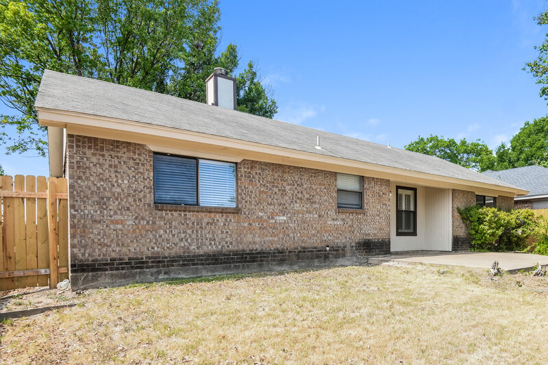 1,940/Mo, 1202 Harvell Dr Cedar Hill, TX 75104 Rear View 2