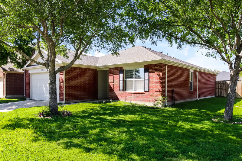 2,175/Mo, 3900 Sonoma Dr Argyle, TX 76226 Front View