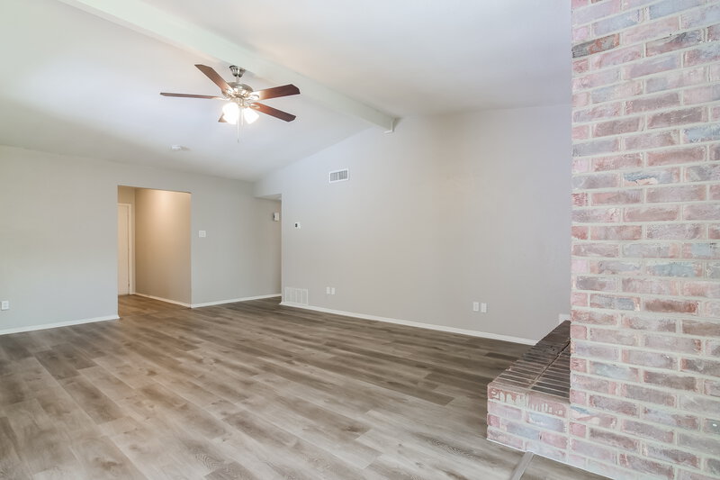 2,315/Mo, 3702 Palomino Dr Arlington, TX 76017 Living Room View 3