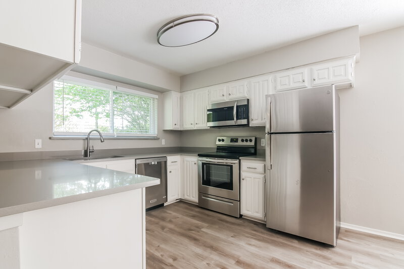 2,315/Mo, 3702 Palomino Dr Arlington, TX 76017 Kitchen View 3