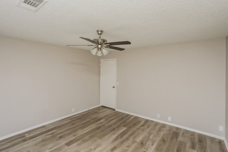 3,225/Mo, 1919 Berkeley Dr Glenn Heights, TX 75154 Main Bedroom View 2