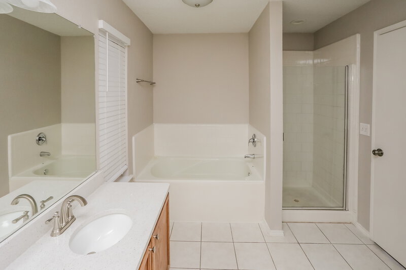 3,225/Mo, 1919 Berkeley Dr Glenn Heights, TX 75154 Bathroom View