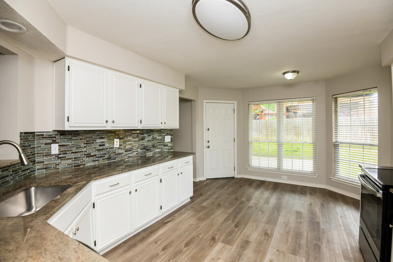 2,345/Mo, 4605 Birchbend Ln Fort Worth, TX 76137 Kitchen View