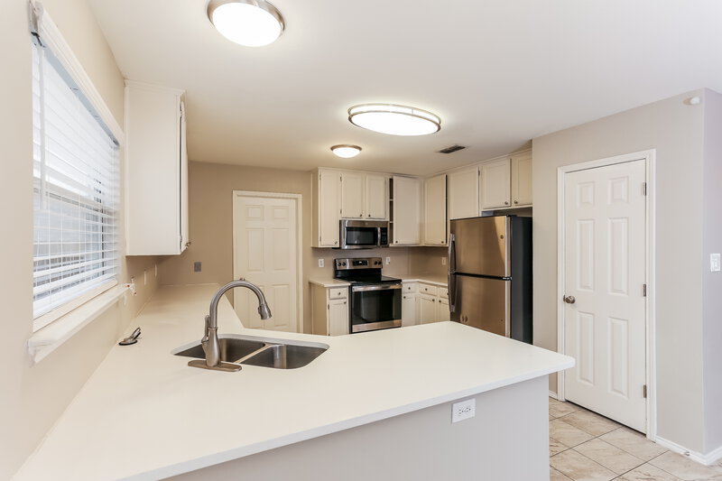2,285/Mo, 3524 Garden Springs Dr Fort Worth, TX 76123 Kitchen View