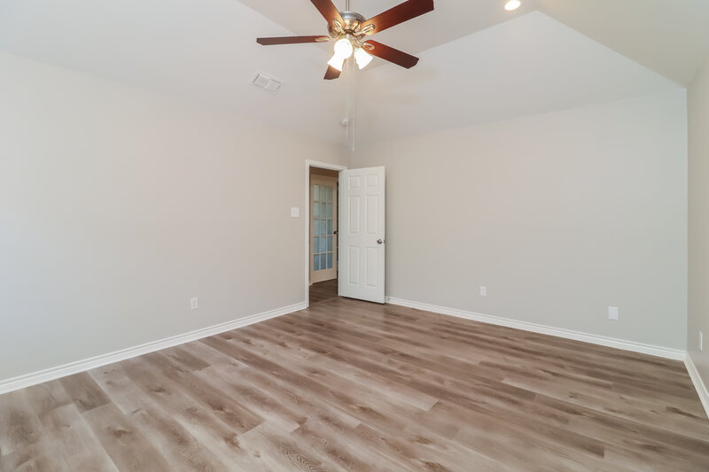 2,105/Mo, 704 Parkview Dr Burleson, TX 76028 Main Bedroom View 2