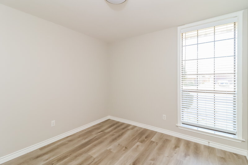 2,105/Mo, 704 Parkview Dr Burleson, TX 76028 Bedroom View 2