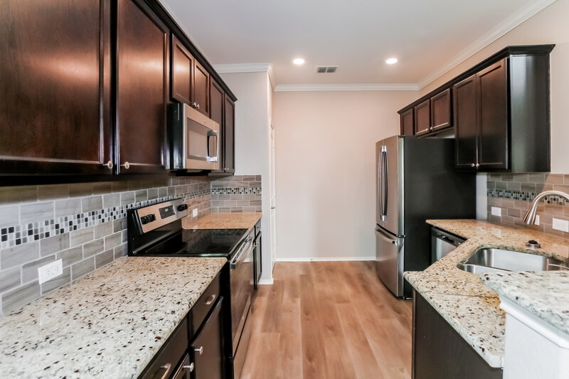 2,560/Mo, 617 Pawnee St Aubrey, TX 76227 Kitchen View