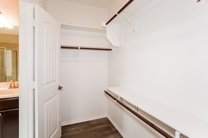 2,560/Mo, 617 Pawnee St Aubrey, TX 76227 Walk In Closet View