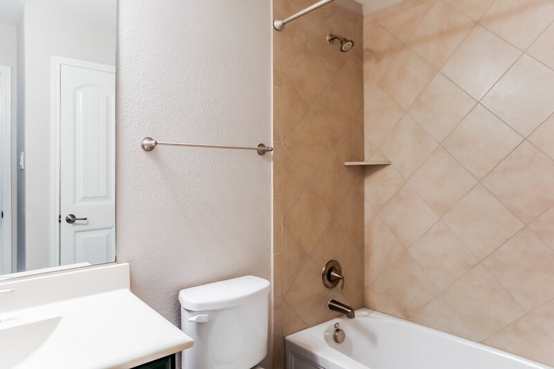 2,560/Mo, 617 Pawnee St Aubrey, TX 76227 Bathroom View