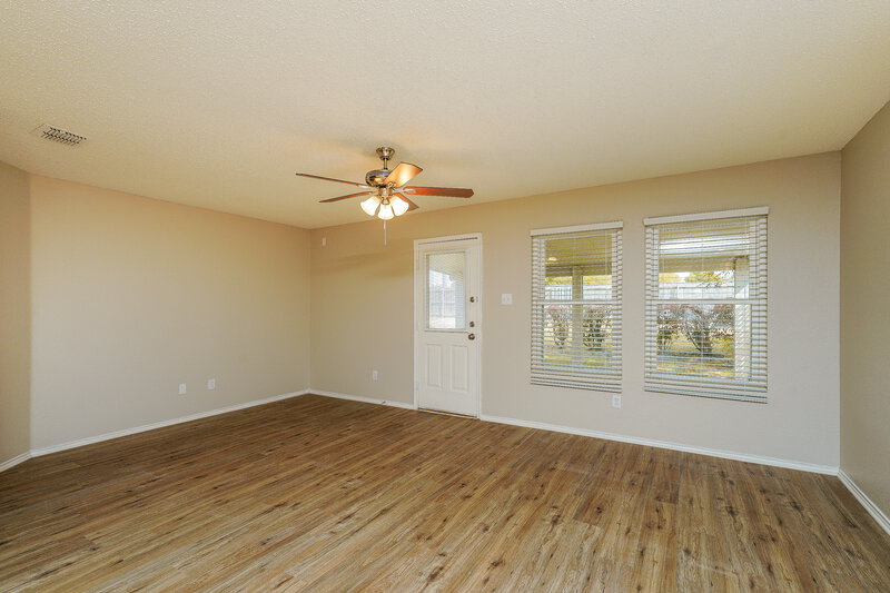 2,695/Mo, 8617 Swan Park Dr Denton, TX 76210 Family Room View 2